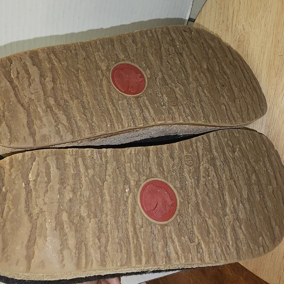 Haflinger Gray and Black Felt Mules with Color-Blocked Design - Picture 7 of 8